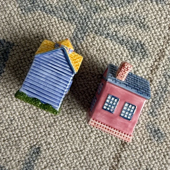 New in Box Vintage Avon Spice Jar Victorian Cottage Salt and Pepper Shakers - Picture 5 of 6